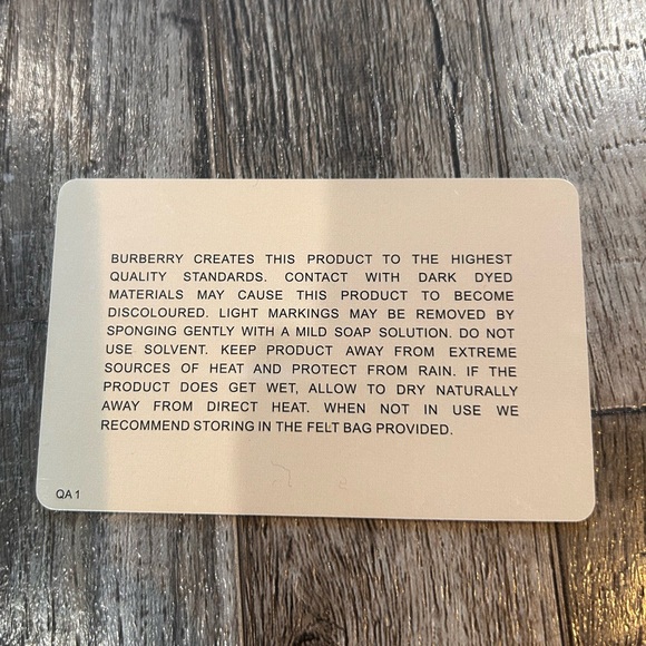 NWT Burberry Cashmere Scarf - Picture 8 of 12